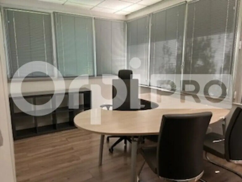 Bureau dans Lissieu à vendre - Photo intérieure - Image 2 de 9