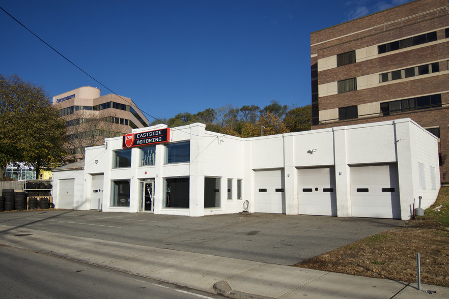 1017-1019 Main St, Waltham, MA for sale - Building Photo - Image 1 of 1