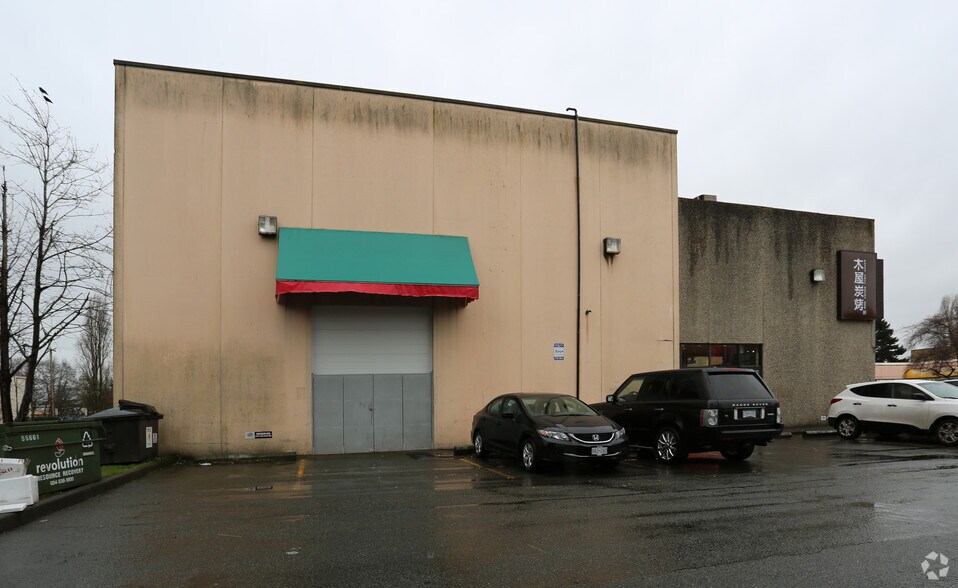 8171 Alexandra Rd, Richmond, BC à louer - Photo du bâtiment - Image 3 de 4