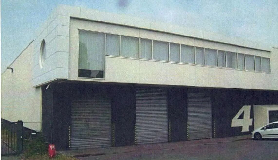 Industriel dans SAINT-OUEN-L'AUMONE à louer Photo du bâtiment- Image 1 de 5