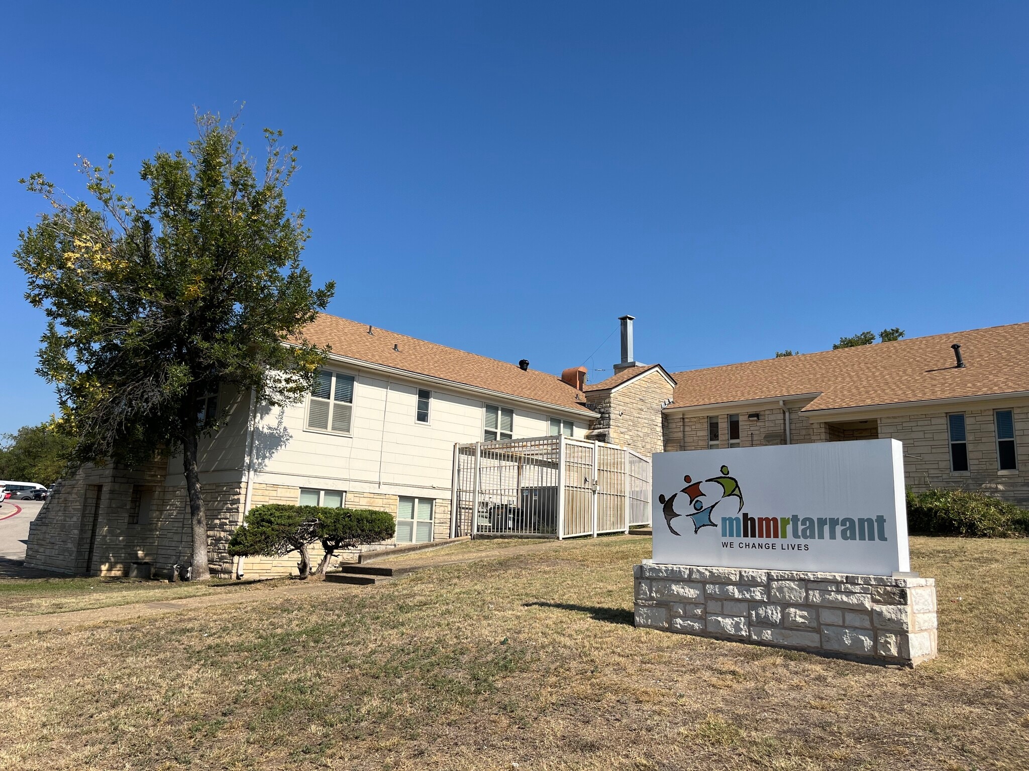 2400 NW 24th St, Fort Worth, TX à vendre Photo principale- Image 1 de 22