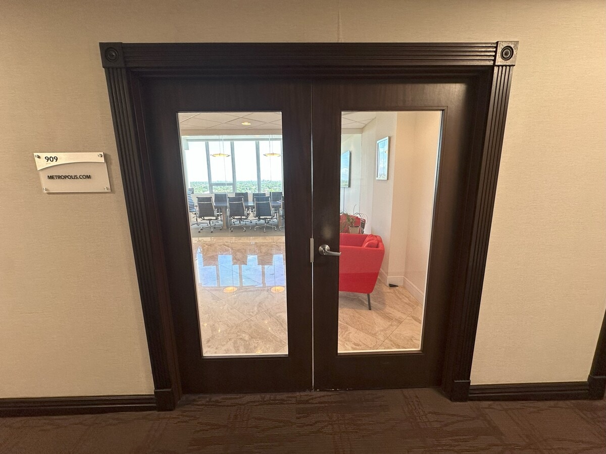 2455 E Sunrise Blvd, Fort Lauderdale, FL 33304 - Unit 909 - - Interior Photo - Image 2 of 15