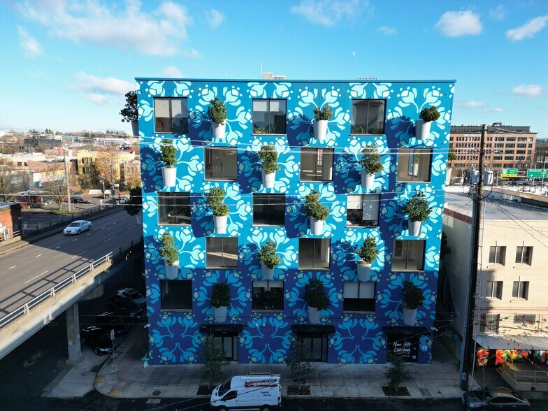 850 SE 3rd Ave, Portland, OR à louer - Photo du bâtiment - Image 1 de 10