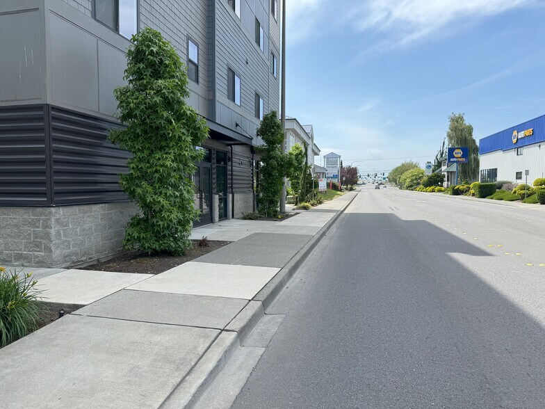 200 E George Hopper Rd, Burlington, WA à louer - Photo du bâtiment - Image 3 de 9