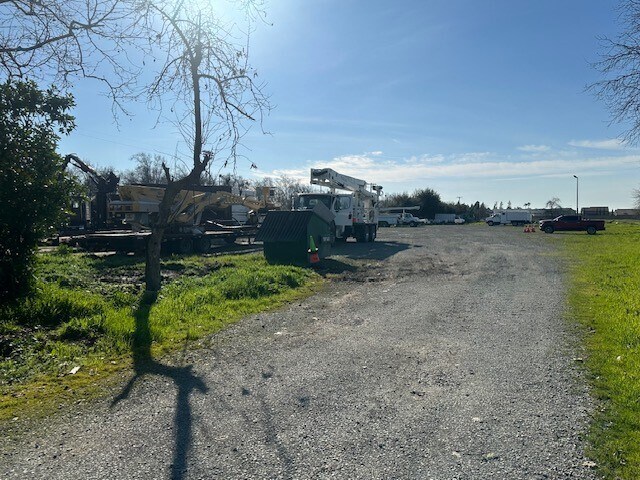 10111 CA-99, Stockton, CA à vendre - Photo du bâtiment - Image 2 de 5