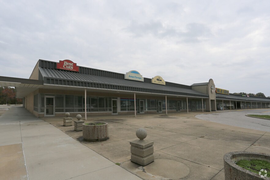 200-226 Sheffield Ctr, Lorain, OH à louer - Photo du bâtiment - Image 2 de 7