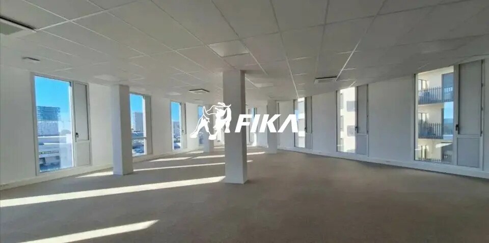 Office in Bordeaux for lease Interior Photo- Image 1 of 19