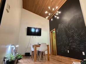 20307 Viking Ave NW, Poulsbo, WA for lease Interior Photo- Image 1 of 14