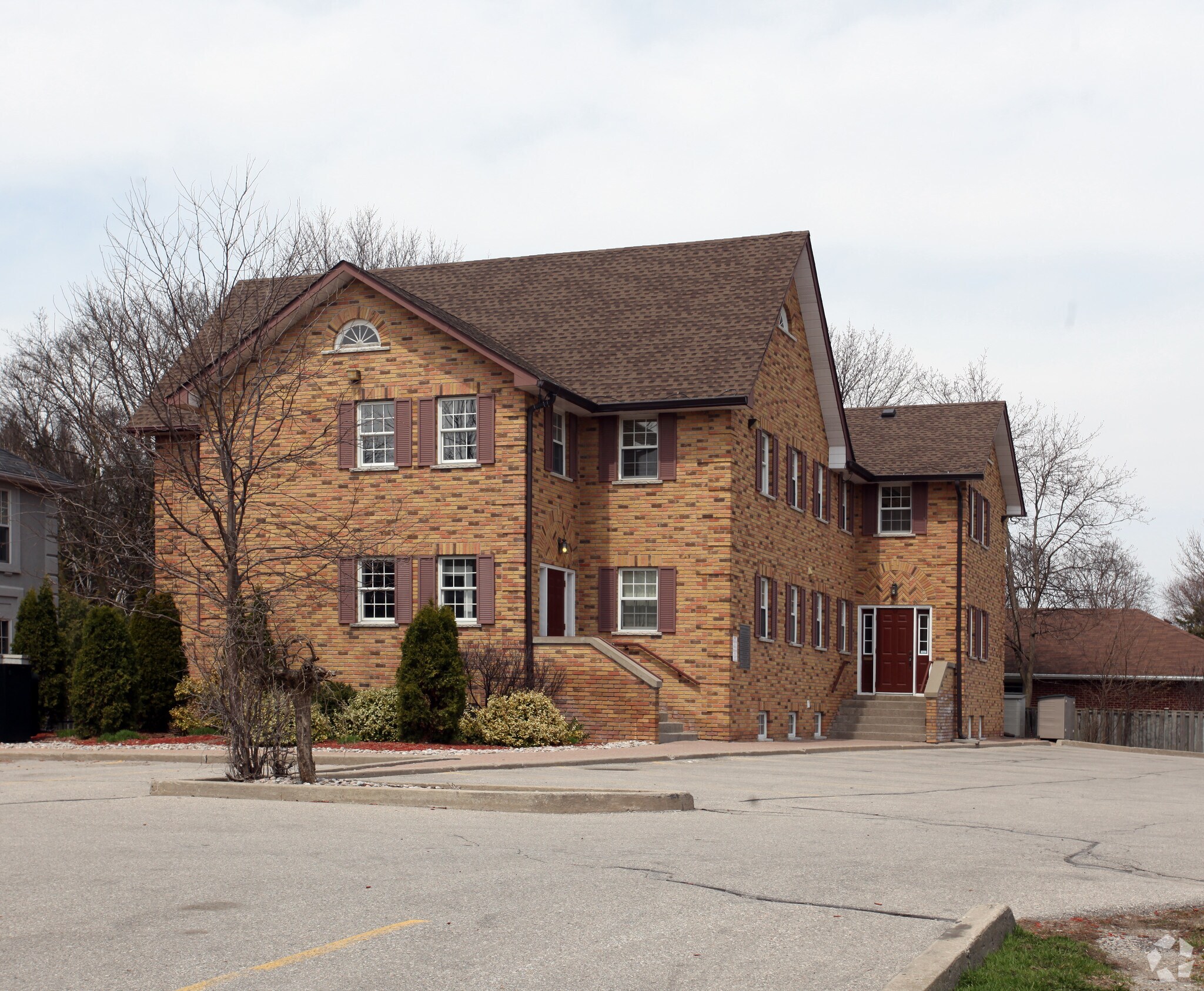 235 Eagle St, Newmarket, ON for sale Primary Photo- Image 1 of 1