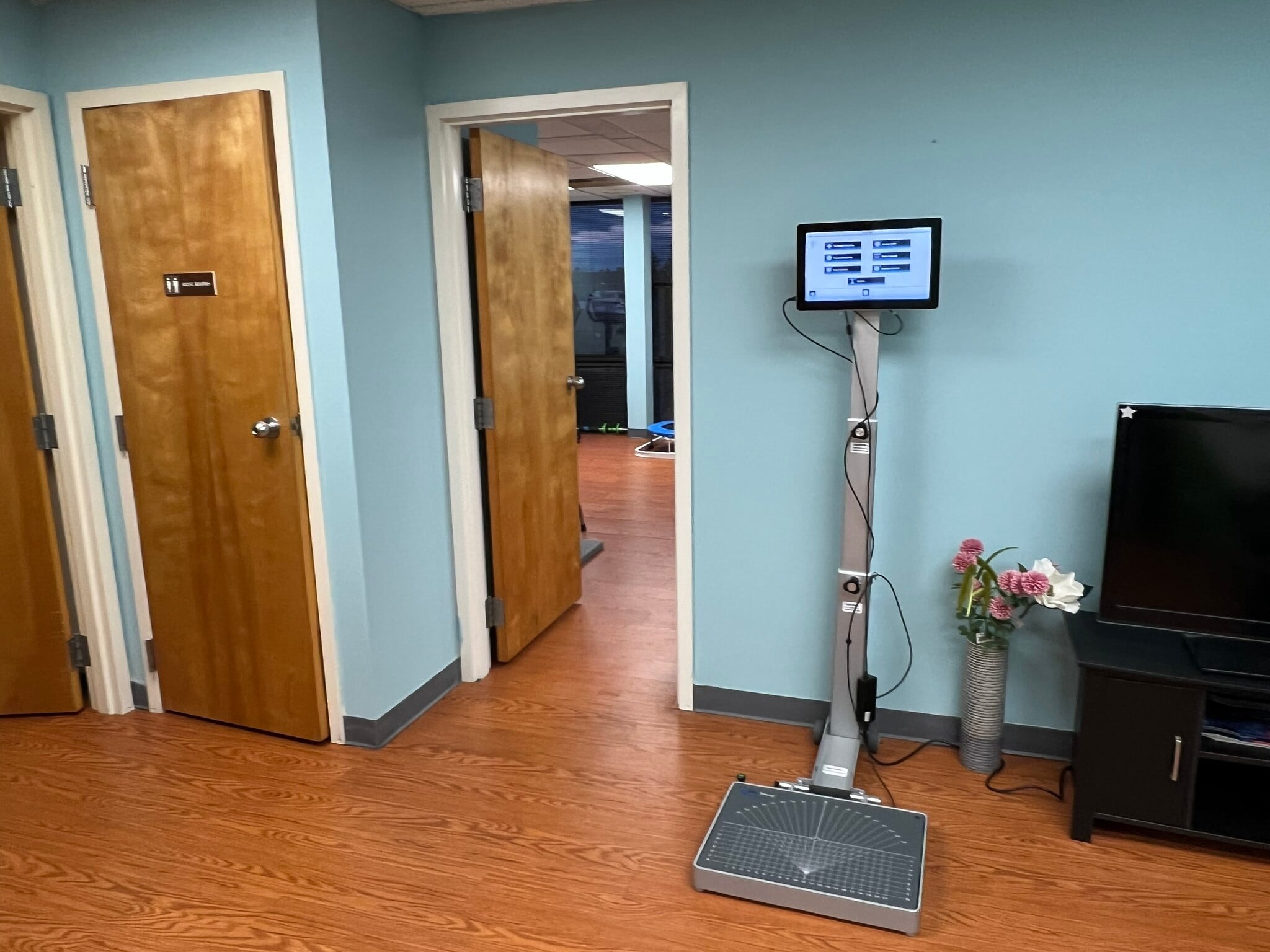 250 W Lancaster Ave, Paoli, PA for lease Interior Photo- Image 1 of 9