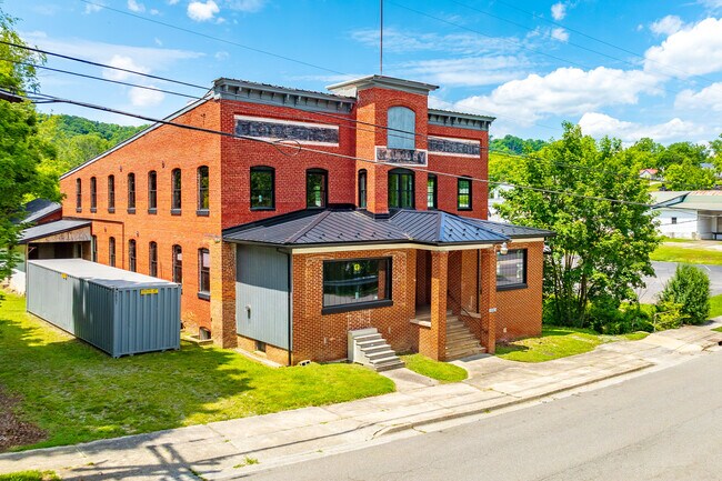 More details for 1340 W Main St, Wytheville, VA - Office for Sale
