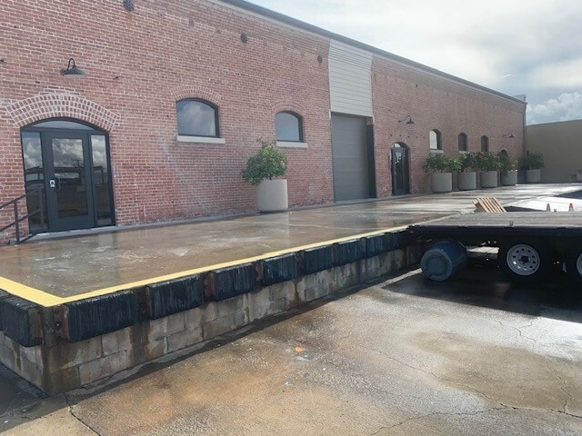 2406 S Main St, Santa Ana, CA for lease - Building Photo - Image 2 of 3
