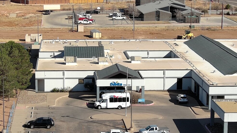 207 Tradewinds Blvd, Midland, TX for lease - Building Photo - Image 3 of 7