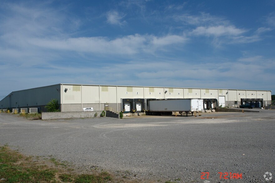 1136 Dunlop Ln, Clarksville, TN for lease - Building Photo - Image 2 of 50
