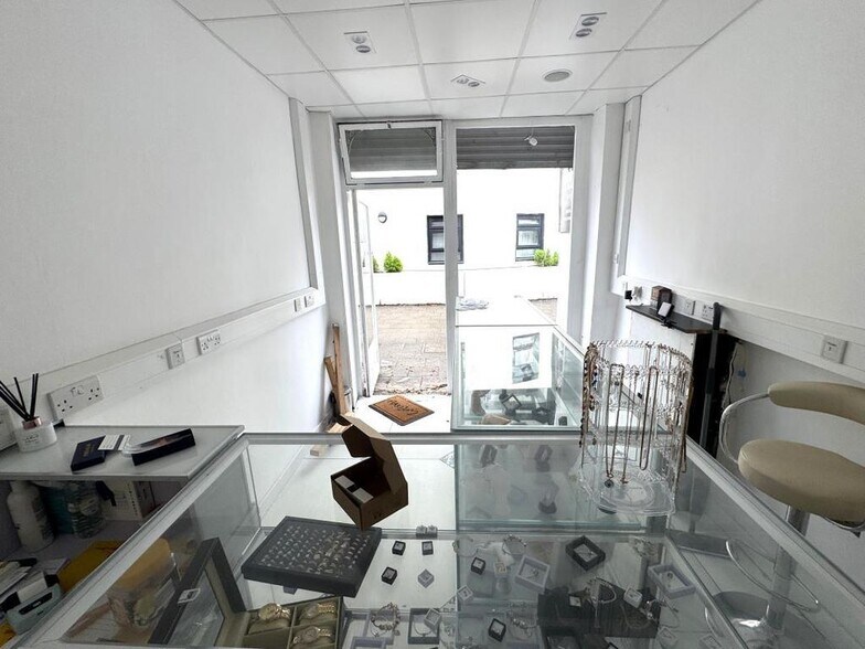 14-18 Scotland Green, London for sale - Building Photo - Image 2 of 14