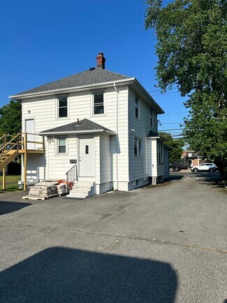 Plus de détails pour 166 Higbie Ln, West Islip, NY - Bureau/Commerce de détail à louer