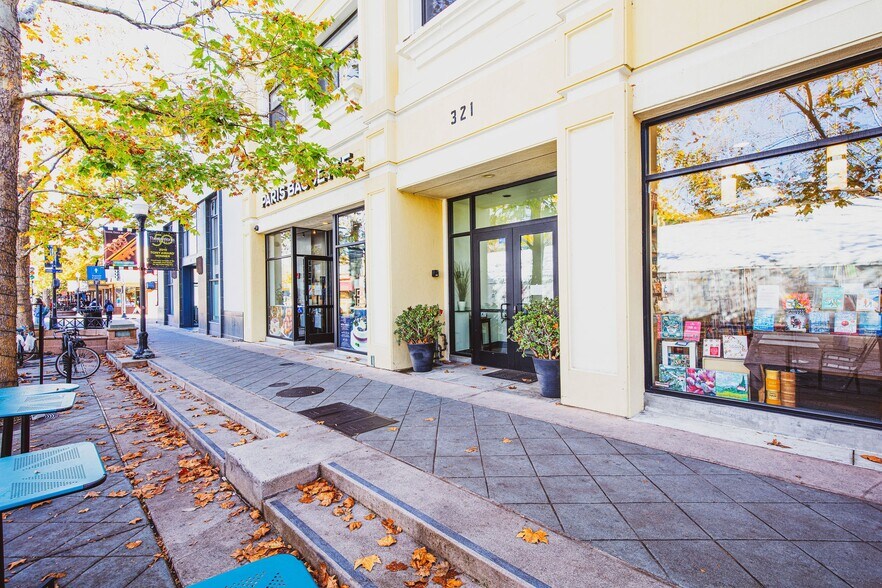 321 Castro St, Mountain View, CA à louer - Photo du bâtiment - Image 2 de 14