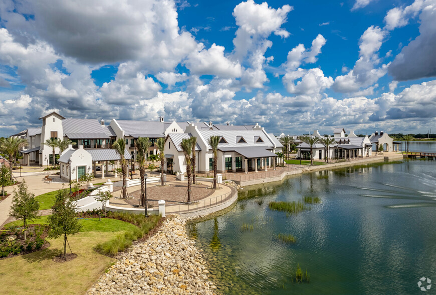 1561 Lakefront Dr, Lakewood Ranch, FL à louer - Photo du bâtiment - Image 1 de 15