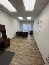 2171 Grand Ave, West Des Moines, IA for lease Interior Photo- Image 2 of 7