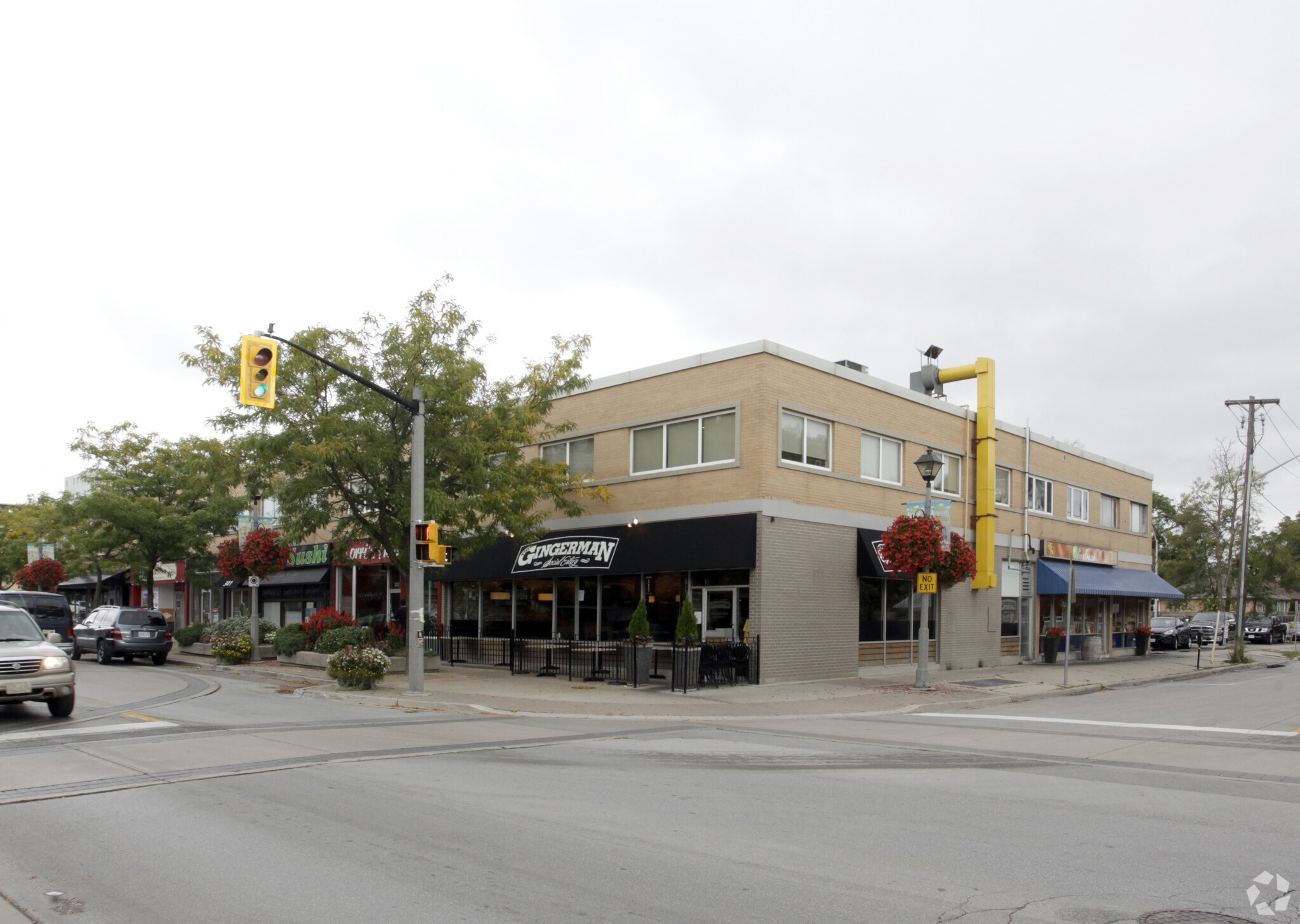 335-345 Kerr St, Oakville, ON à vendre Photo principale- Image 1 de 1