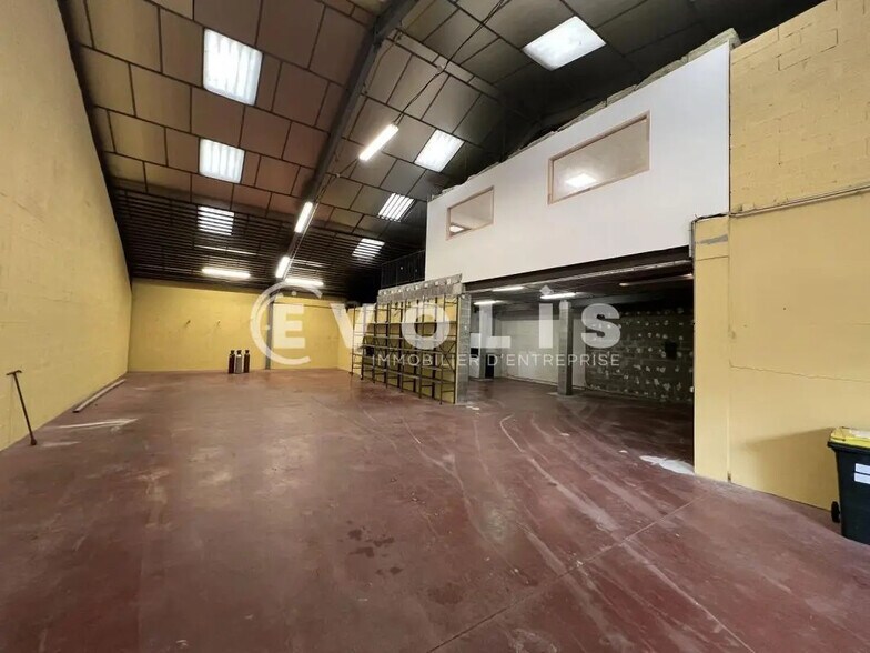 Bureau dans Vaulx-en-Velin à louer - Photo intérieure - Image 2 de 8