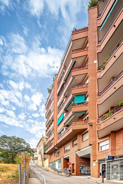 Retail in Barcelona, Barcelona for lease - Primary Photo - Image 1 of 6