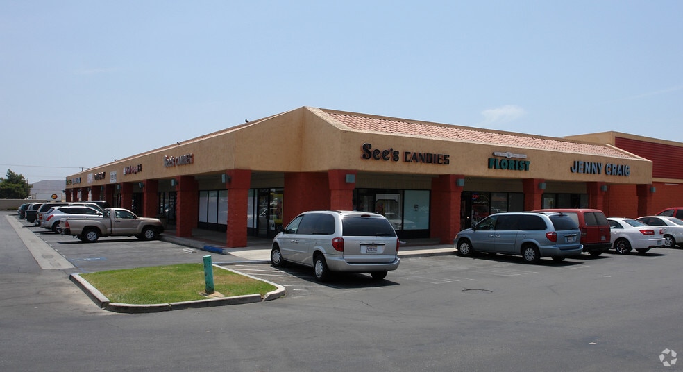 3301-3491 W Florida Ave, Hemet, CA for lease - Building Photo - Image 3 of 11