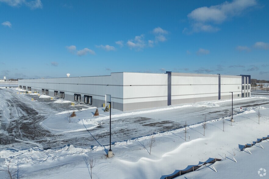 1122X Hudson Rd, Woodbury, MN à louer - Photo du bâtiment - Image 2 de 6