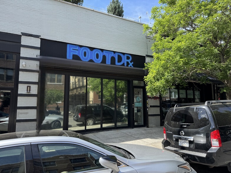 321 Starr St, Brooklyn, NY for lease - Building Photo - Image 2 of 9