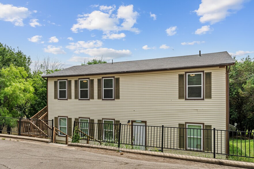 1009 Advance St, San Marcos, TX à vendre - Photo du bâtiment - Image 2 de 36