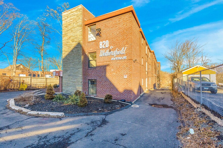 820 Wethersfield Ave, Hartford, CT à vendre - Photo principale - Image 2 de 7