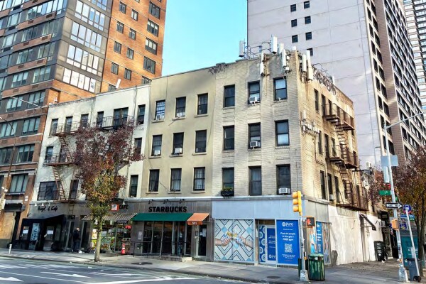 587-593 First Avenue portefeuille de 4 propriétés à vendre sur LoopNet.ca Photo du bâtiment- Image 1 de 11