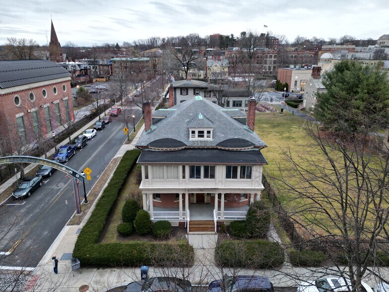 73 Chestnut St, Springfield, MA à vendre - Photo du bâtiment - Image 2 de 20