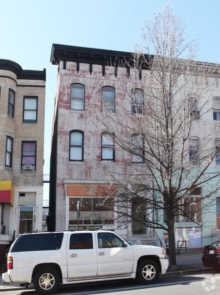 2324 N Charles St, Baltimore, MD à vendre - Photo du bâtiment - Image 2 de 2