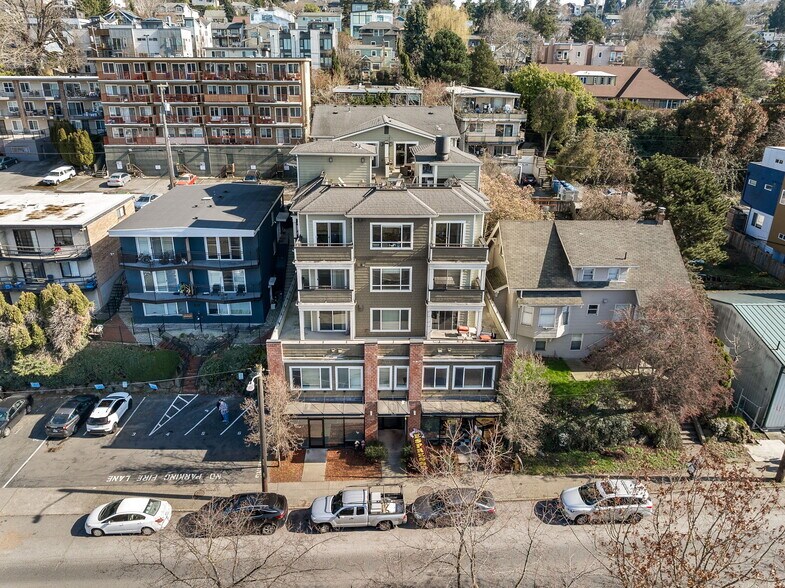3232 15th Ave W, Seattle, WA à vendre - Photo du bâtiment - Image 2 de 26