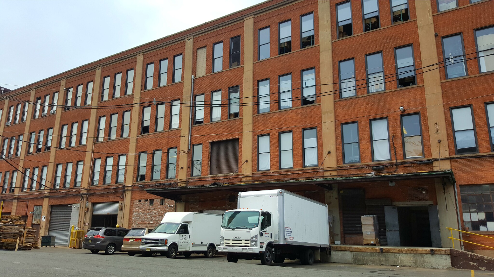 90 Dayton Ave, Passaic, NJ à louer Photo du bâtiment- Image 1 de 4