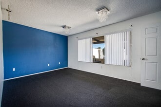 7211 Joshua Ln, Yucca Valley, CA for lease Interior Photo- Image 2 of 17