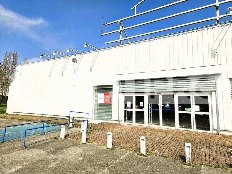 Retail in Soissons for lease - Building Photo - Image 1 of 4