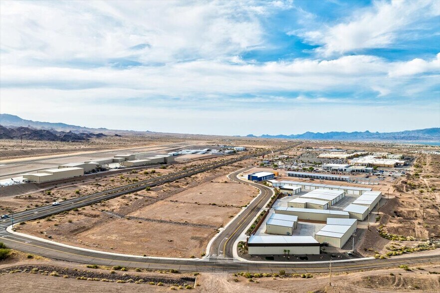 6565 Showplace Ave, Lake Havasu City, AZ à vendre - Photo du bâtiment - Image 2 de 6