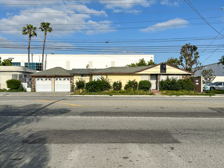 14358 Carmenita Rd, Norwalk, CA for sale - Primary Photo - Image 1 of 16