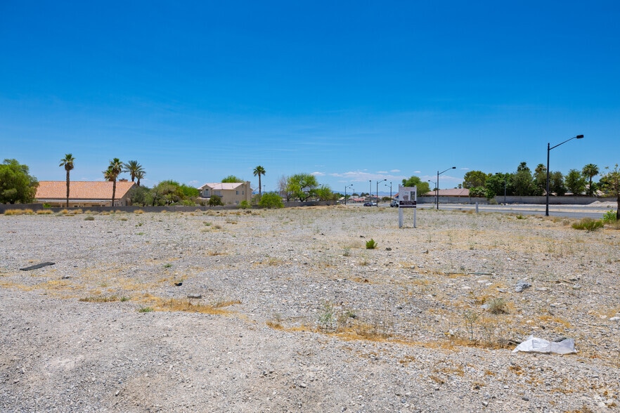 6390 N Durango Dr, Las Vegas, NV for lease - Primary Photo - Image 1 of 1