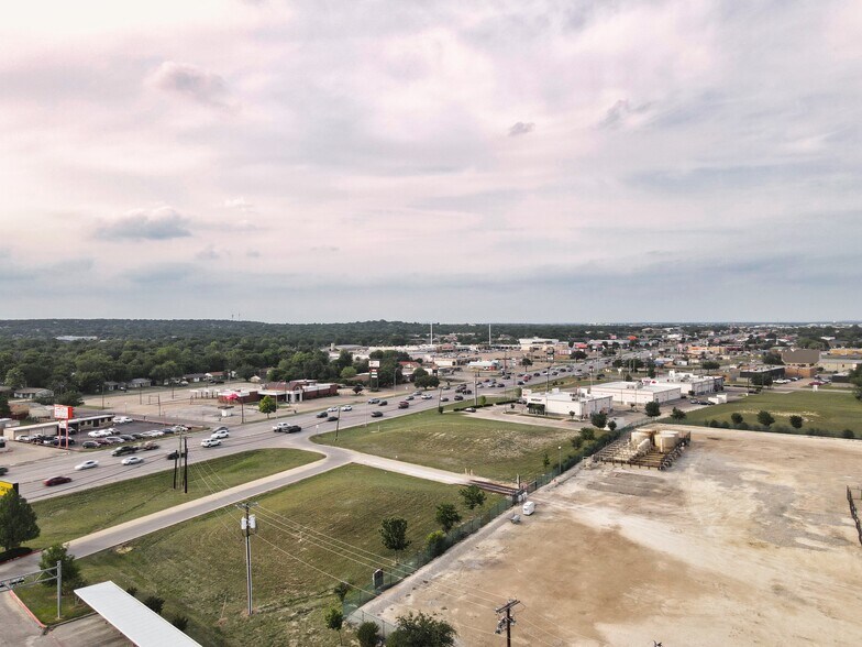 755 WILSHIRE blvd, Burleson, TX à vendre - Aérien - Image 3 de 6