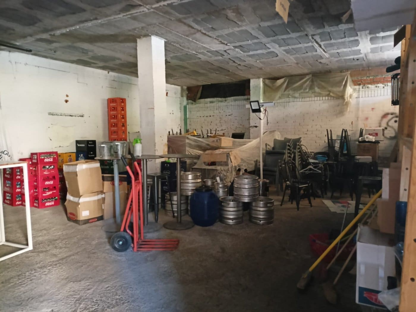 Retail in Cáceres, Cáceres for lease Building Photo- Image 1 of 2