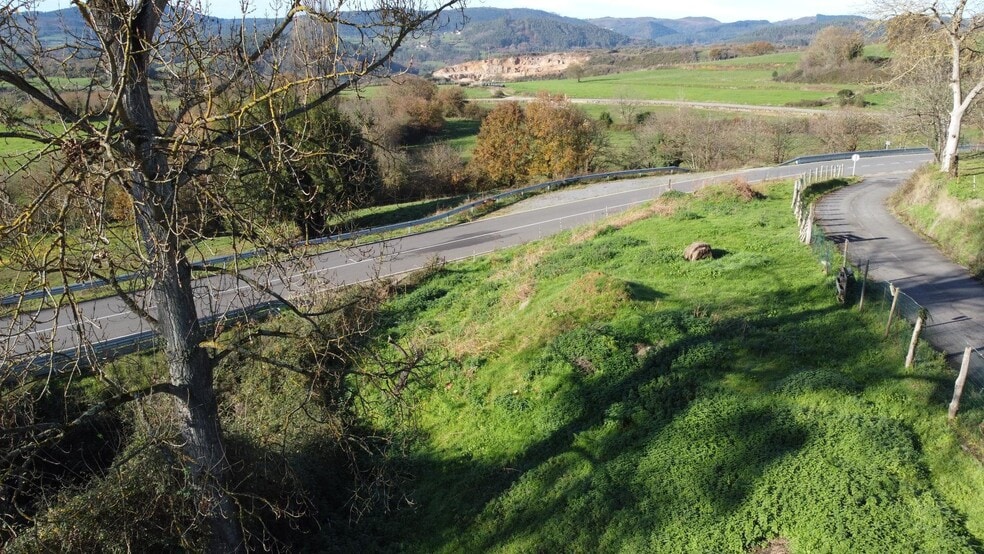 Marinas, Las Regueras, Asturias for sale - Primary Photo - Image 1 of 33