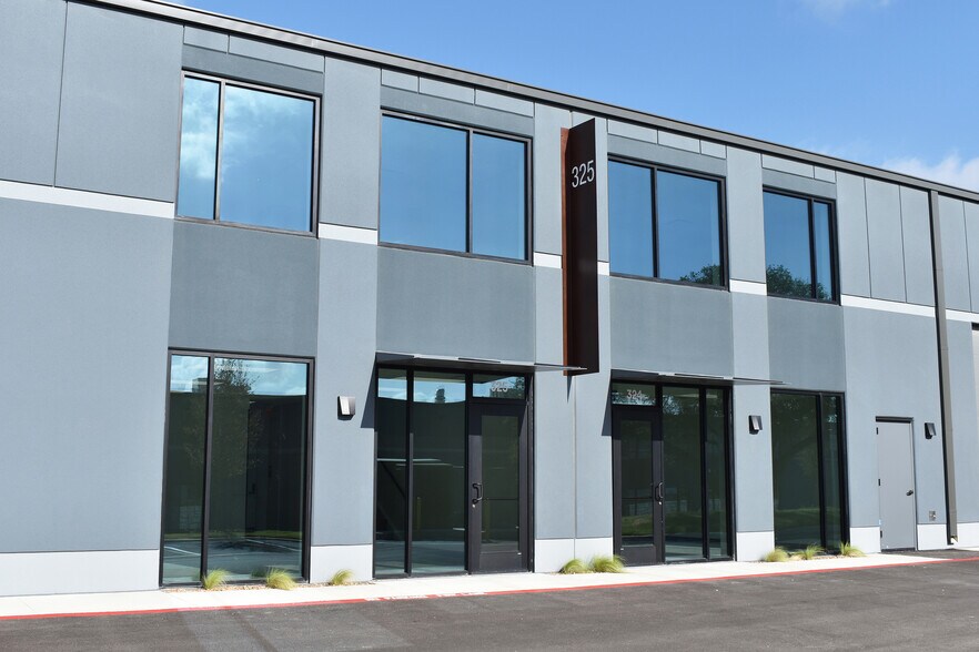 4949 N Loop 1604 W, San Antonio, TX à louer - Photo du bâtiment - Image 2 de 10