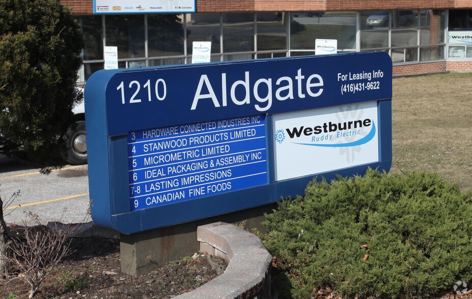 1210 Markham Rd, Toronto, ON à louer - Photo du bâtiment - Image 3 de 9