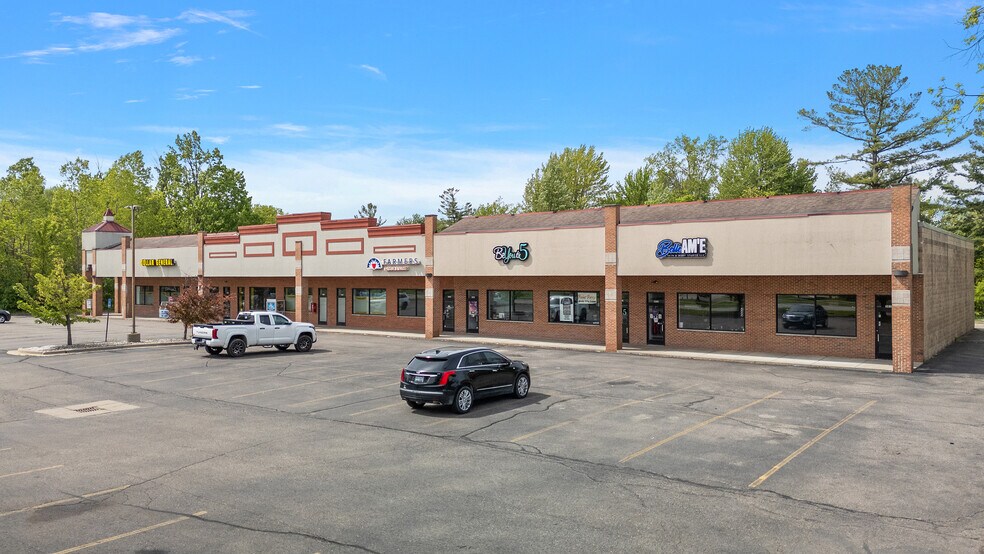 5414-5452 S Saginaw Rd, Grand Blanc, MI à vendre - Photo du bâtiment - Image 3 de 3
