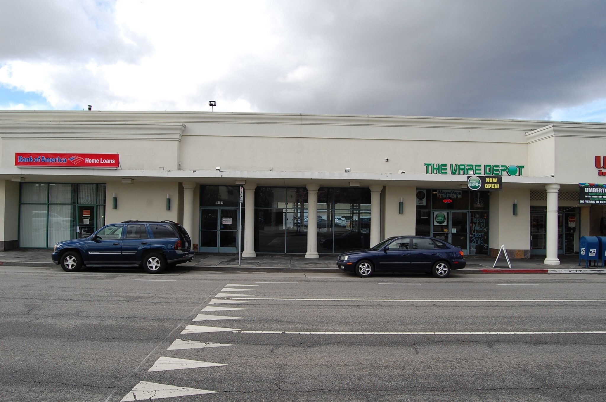 2135-2141 Bellflower Blvd, Long Beach, CA for lease Primary Photo- Image 1 of 19