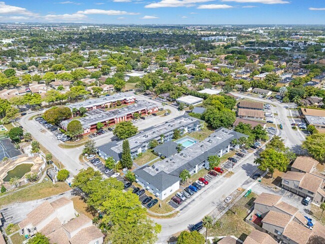 More details for 2221 NW 58th Ave, Lauderhill, FL - Multifamily for Sale