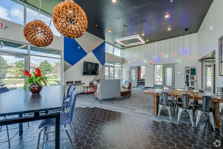 482 Marion Rd, Oshkosh, WI à vendre - Hall d’entrée - Image 3 de 40